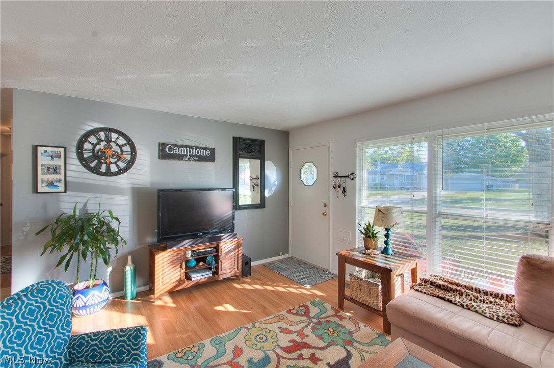 270 Nobottom Road Berea, OH 44017 - Photo 5 of 19 Gallery Image 5