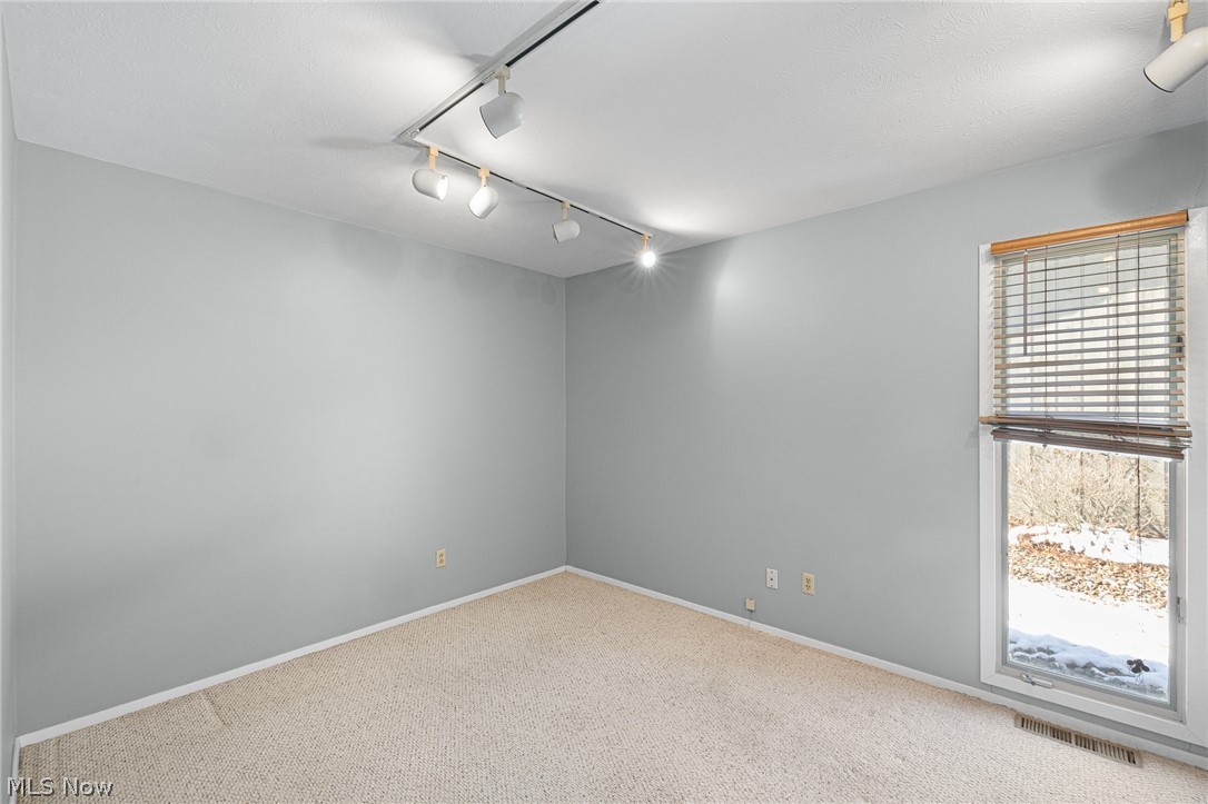 17338 Ridge Creek Road Strongsville, OH 44136 - Photo 19 of 30 Gallery Image 19