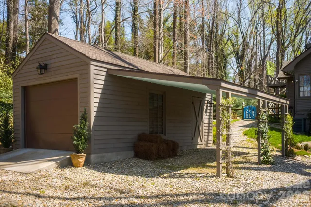 $1,049,000 | 66 Fox Trot Lane, Tryon, NC 28782