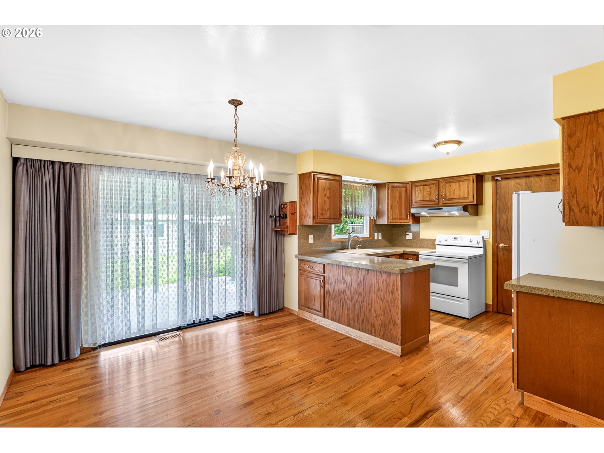 2012 Southeast 185th Avenue Portland, OR 97233 - Photo 7 of 27