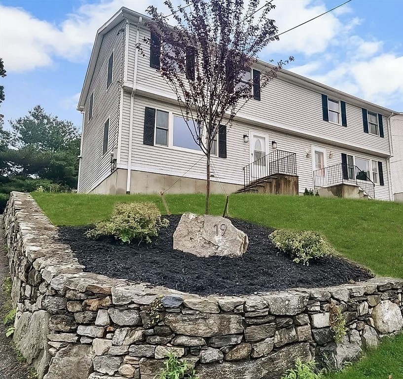 19 Valmor Street Worcester, MA 01604 - Photo 1 of 16 Gallery Image 1