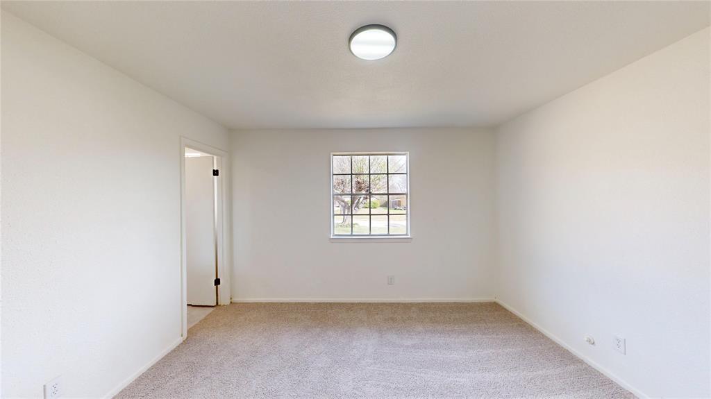 3220 Centennial Road Forest Hill, TX 76119 - Photo 14 of 31