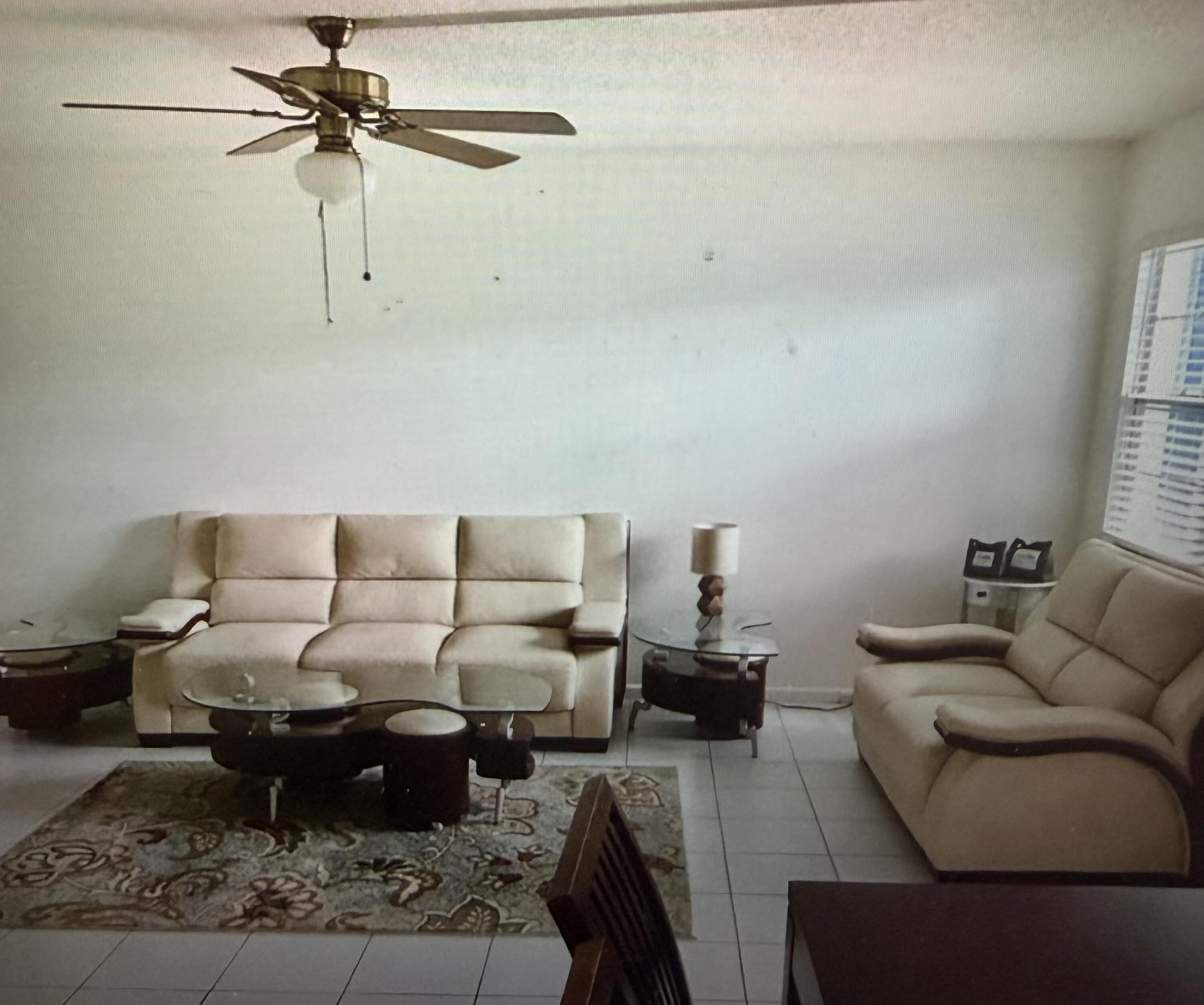 2038 Exeter C Boca Raton, FL 33434 - Photo 9 of 17 IMG_5609