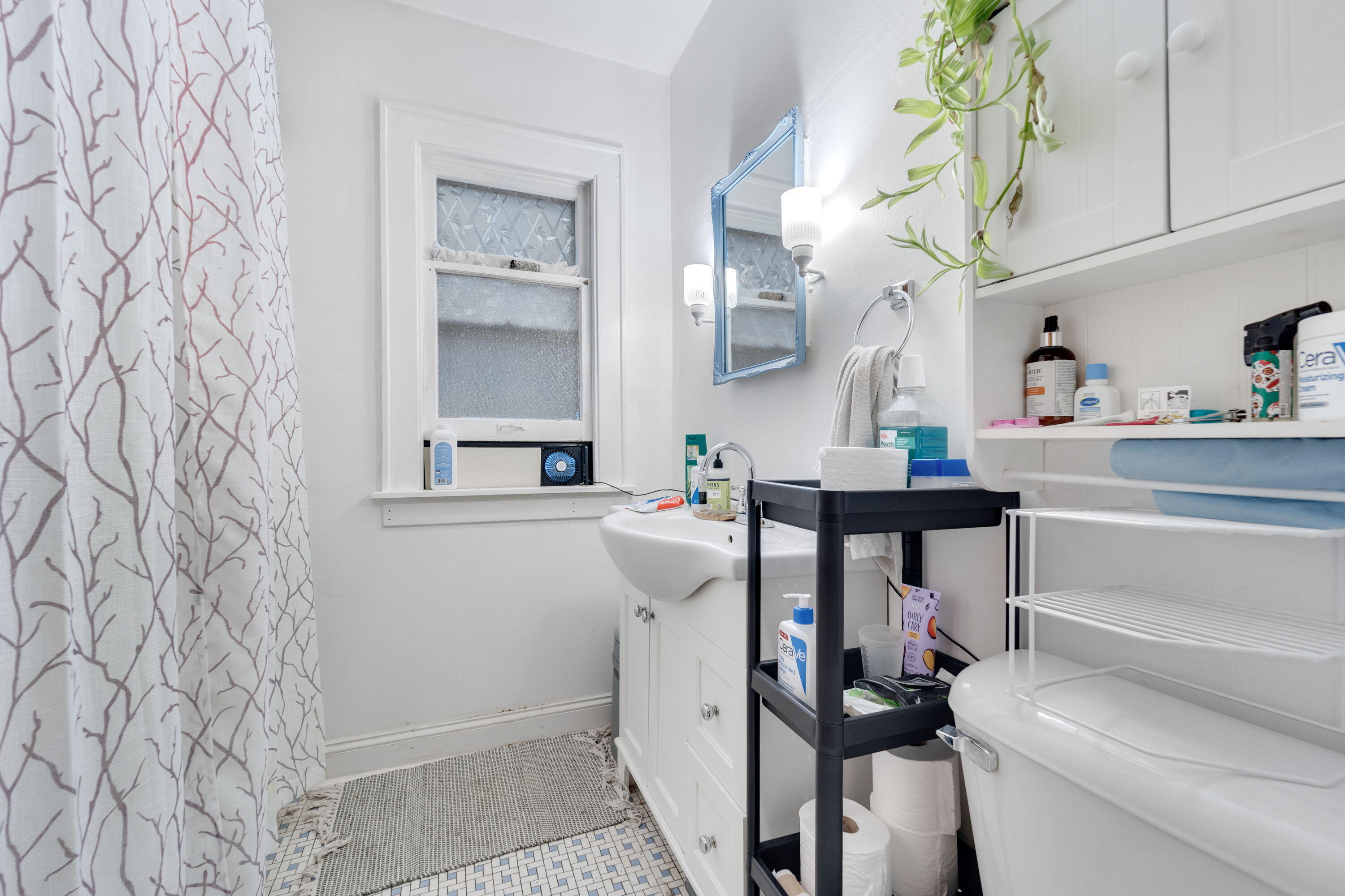 1530 North Hawley Road, Unit 1532 Milwaukee, WI 53208 - Photo 10 of 36 Lower Full Bath