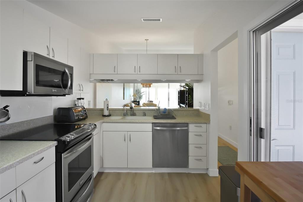 971 Waterside Lane Bradenton, FL 34209 - Photo 11 of 44