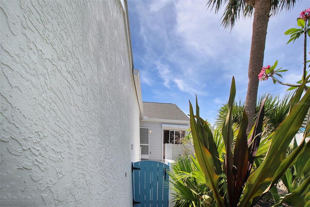 971 Waterside Lane Bradenton, FL 34209 - Photo 3 of 44