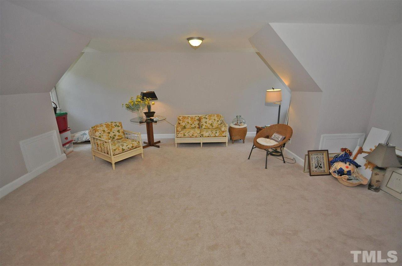 4 Trafalgar Place Durham, NC 27707 - Photo 16 of 27 a living room with furniture