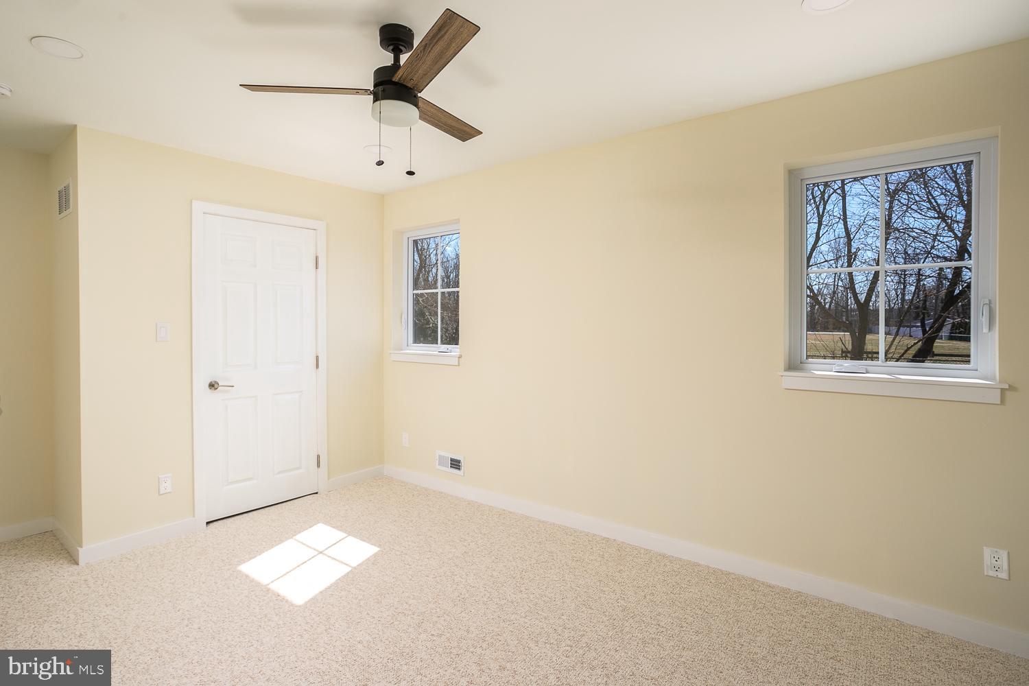 958 Easter Road Burlington, NJ 08016 - Photo 11 of 30 Main Bedroom
