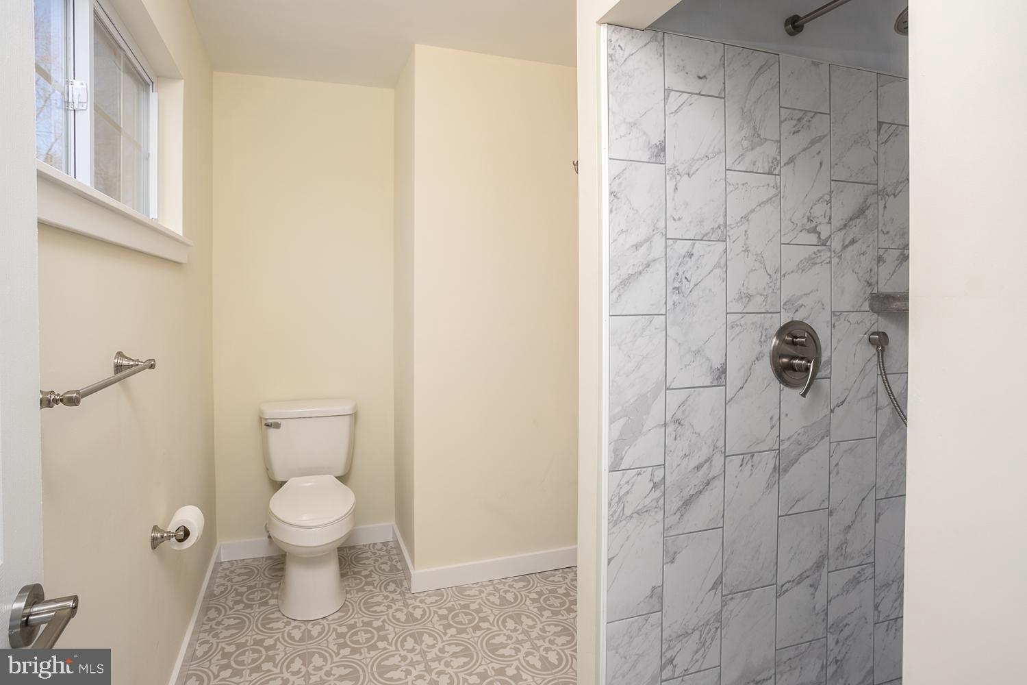 958 Easter Road Burlington, NJ 08016 - Photo 13 of 30 Main Bathroom