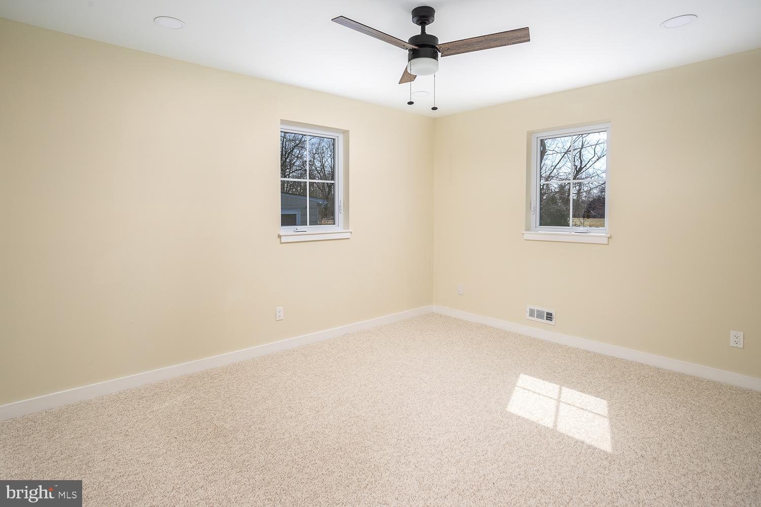 958 Easter Road Burlington, NJ 08016 - Photo 16 of 30 Second Bedroom