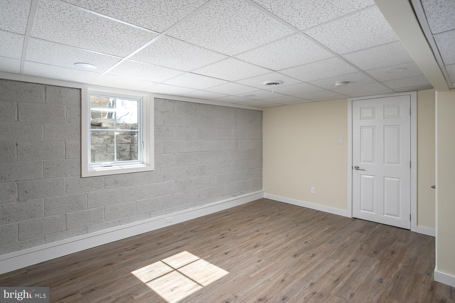 958 Easter Road Burlington, NJ 08016 - Photo 19 of 30 Fourth Bedroom