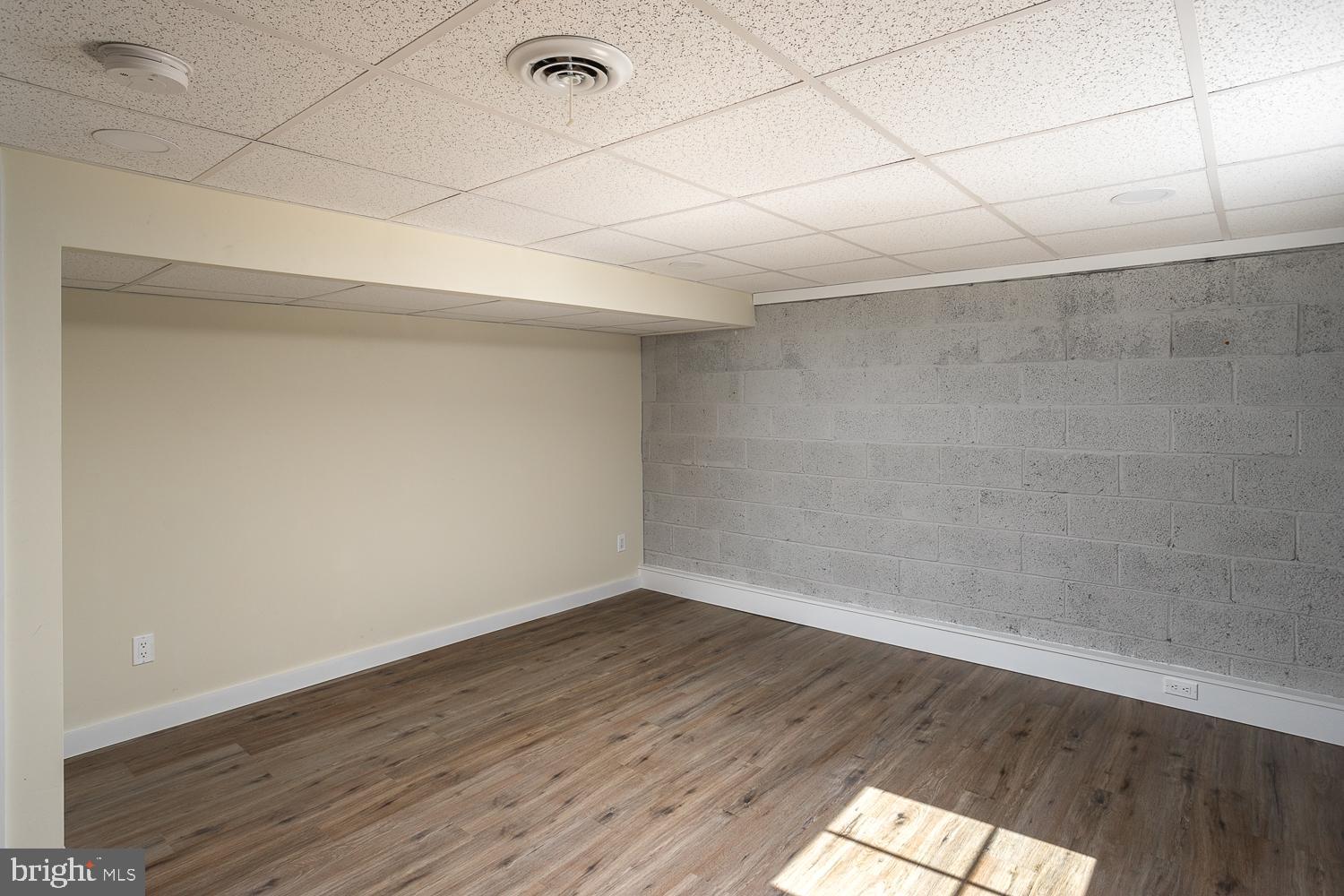 958 Easter Road Burlington, NJ 08016 - Photo 20 of 30 Fourth Bedroom