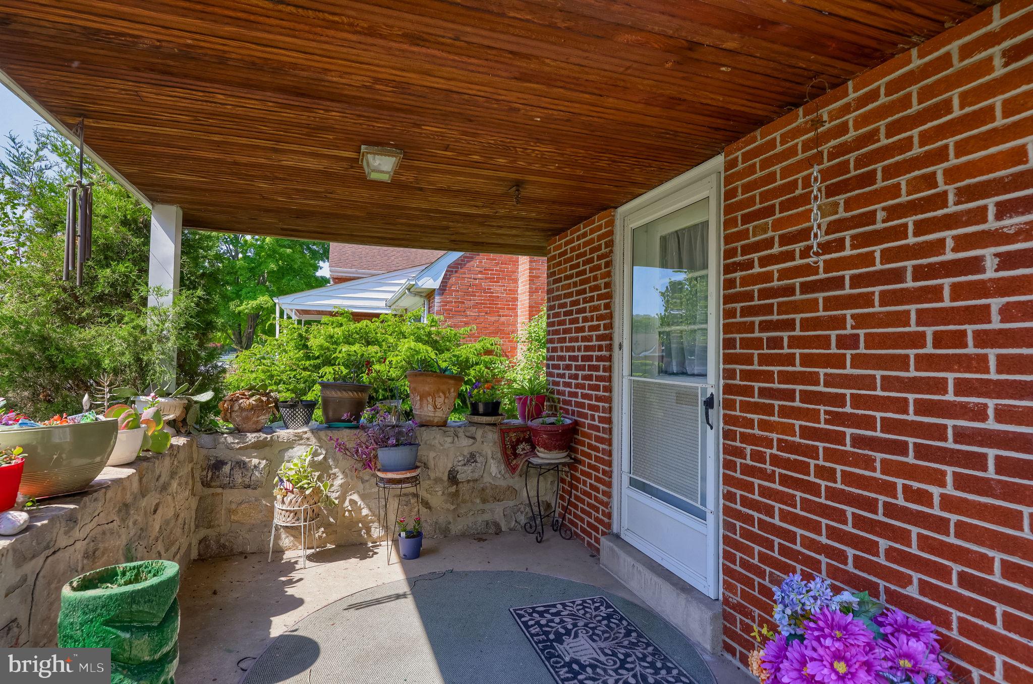812 Brighton Avenue Reading, PA 19606 - Photo 12 of 33