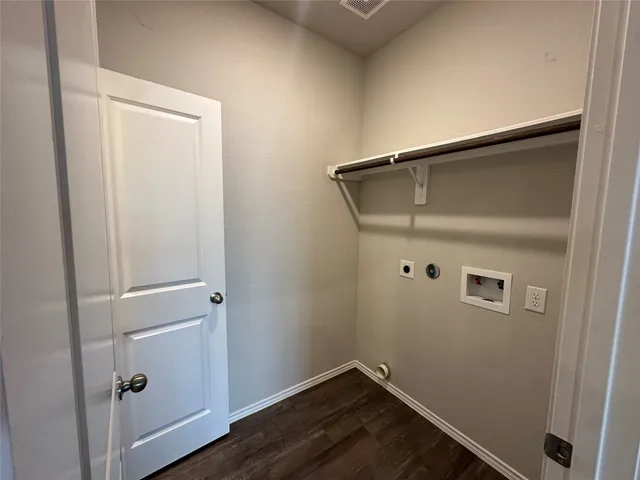 a view of utility room