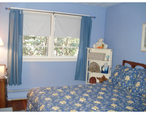 32 William Road Reading, MA 01867 - Photo 7 of 9 Gallery Image 7