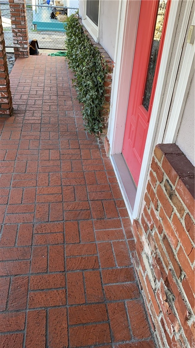 7548 Security Avenue Burbank, CA 91504 - Photo 3 of 41 a view of a pathway with a yard
