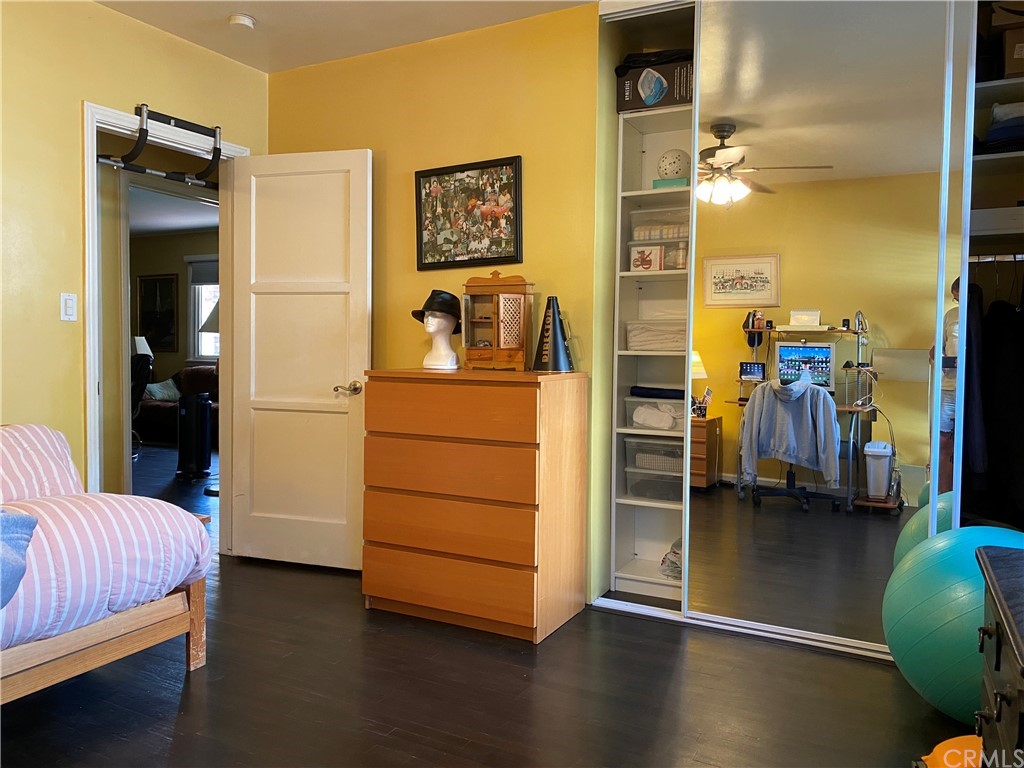 7548 Security Avenue Burbank, CA 91504 - Photo 31 of 41 a bedroom with a bed and a view of bedroom