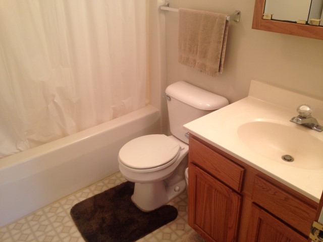 5688 Ridge Road Williamsburg, MI 49690 - Photo 13 of 29 1802756-12.JPG