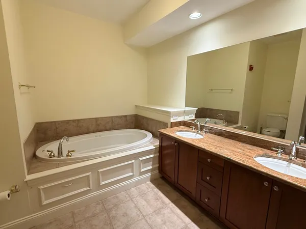 $3,200 | 2000 Davenport Avenue, Unit 2107, Canton, MA 02021