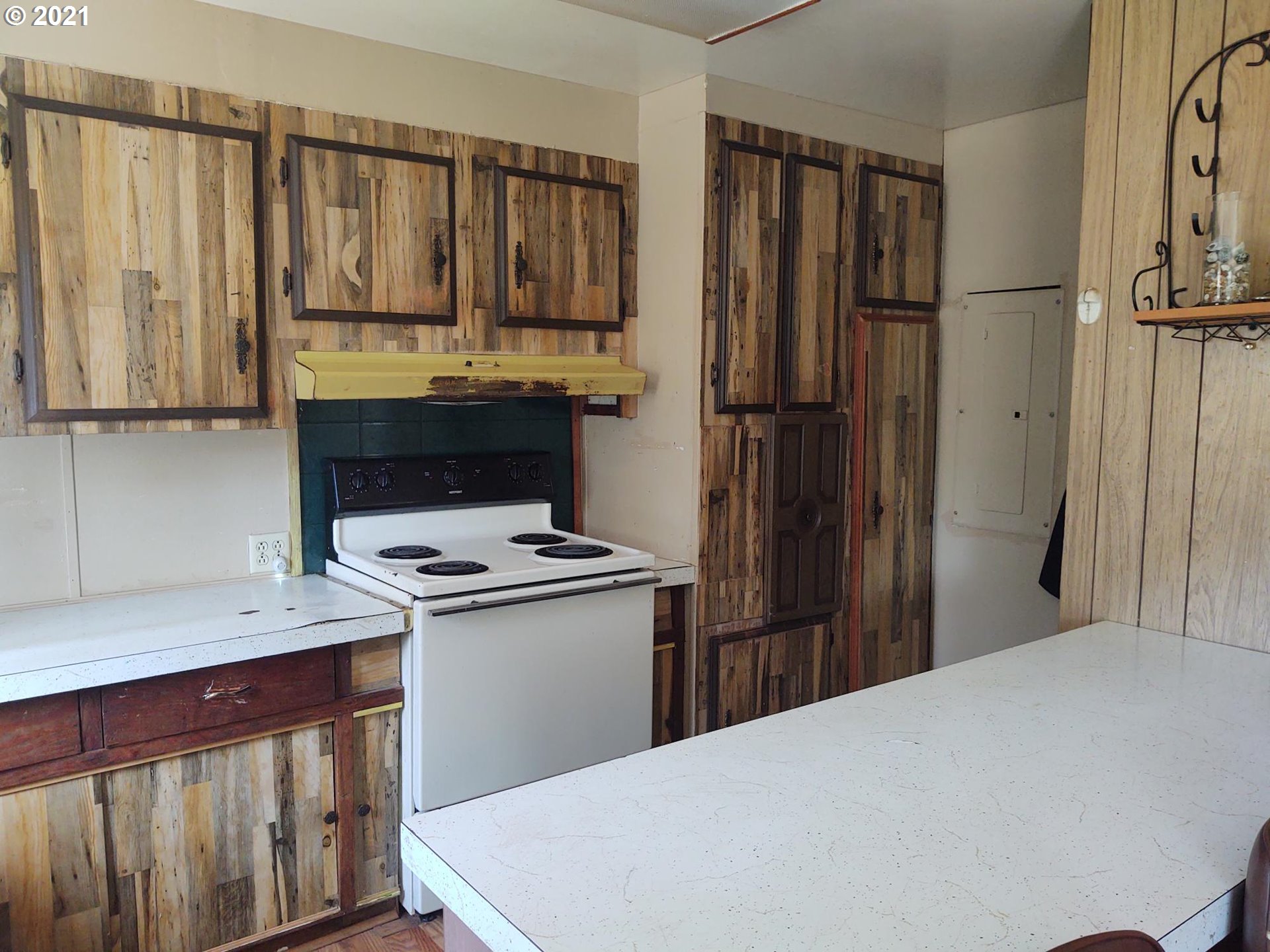 63523 South Spring Road Coos Bay, OR 97420 - Photo 17 of 32 Gallery Image 17