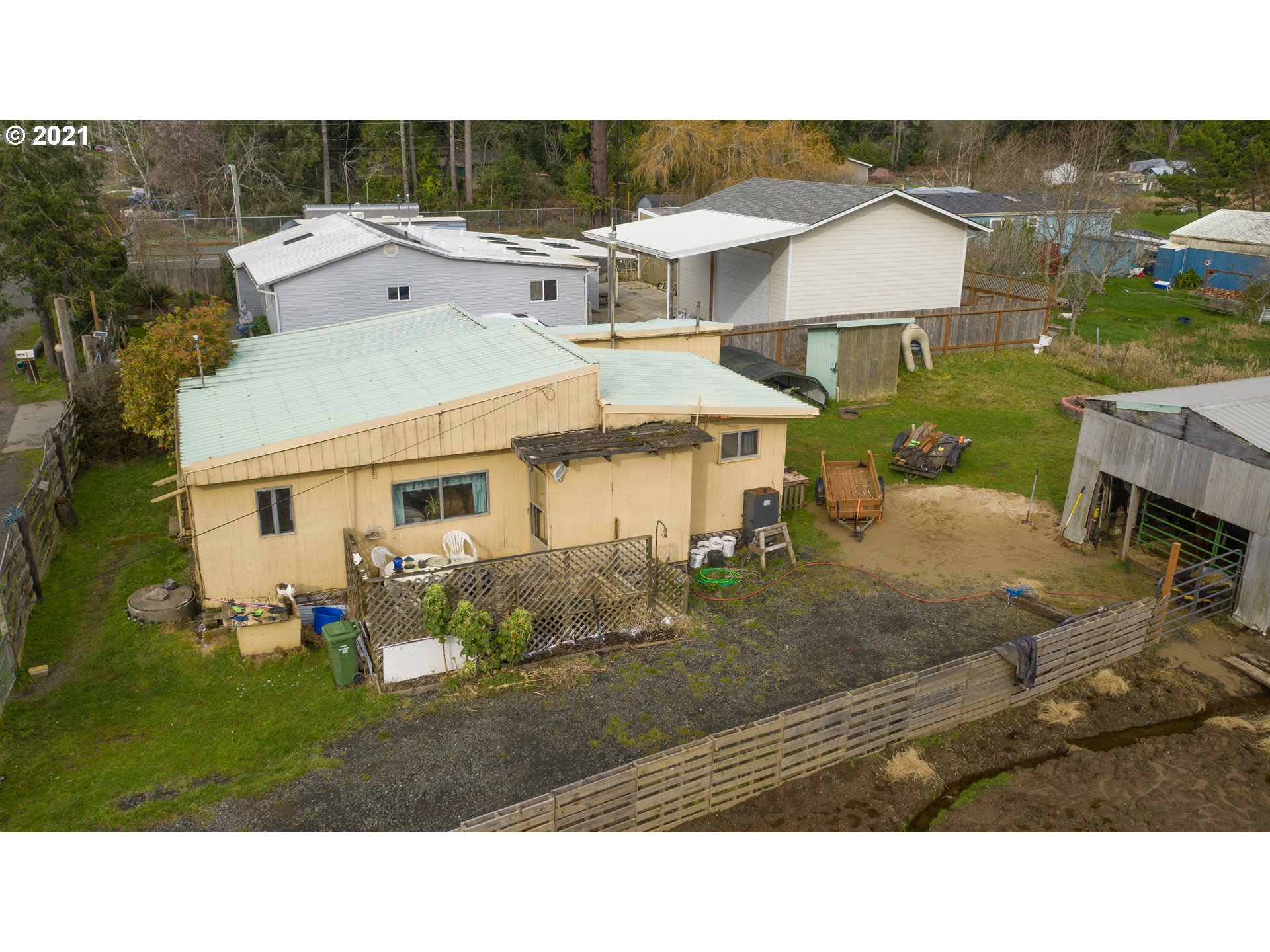 63523 South Spring Road Coos Bay, OR 97420 - Photo 4 of 32 Gallery Image 4