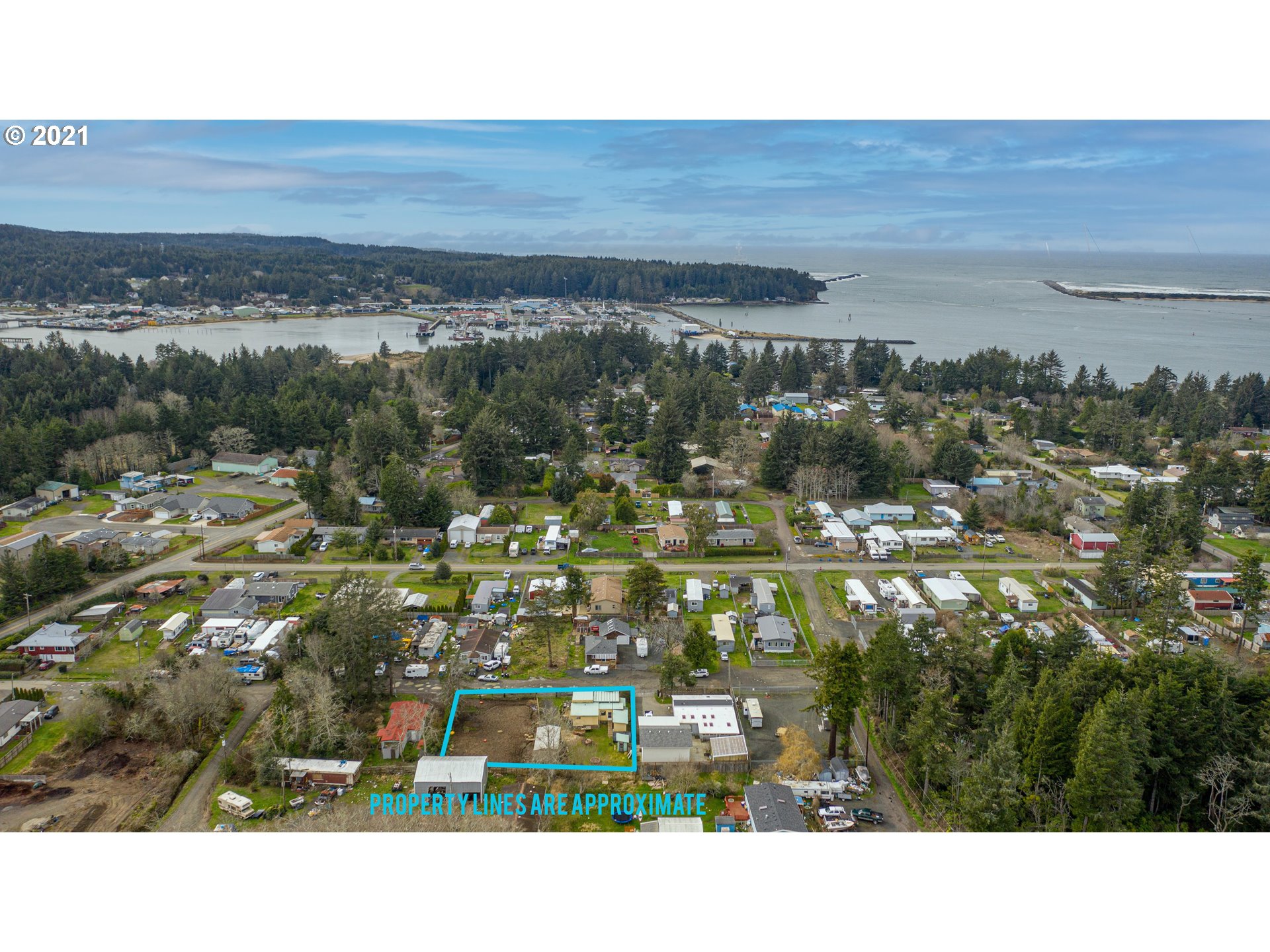 63523 South Spring Road Coos Bay, OR 97420 - Photo 5 of 32 Gallery Image 5