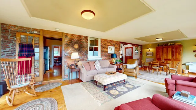 $750,000 | 8498 Highway 22A, Addison, VT 05491