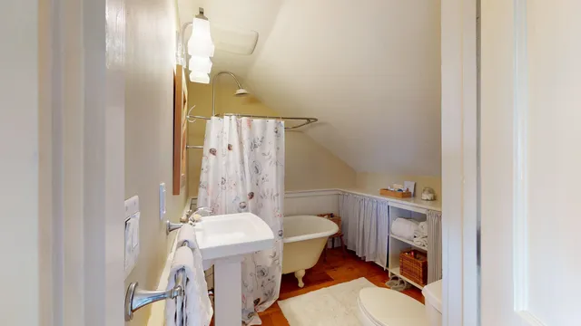 $750,000 | 8498 Highway 22A, Addison, VT 05491