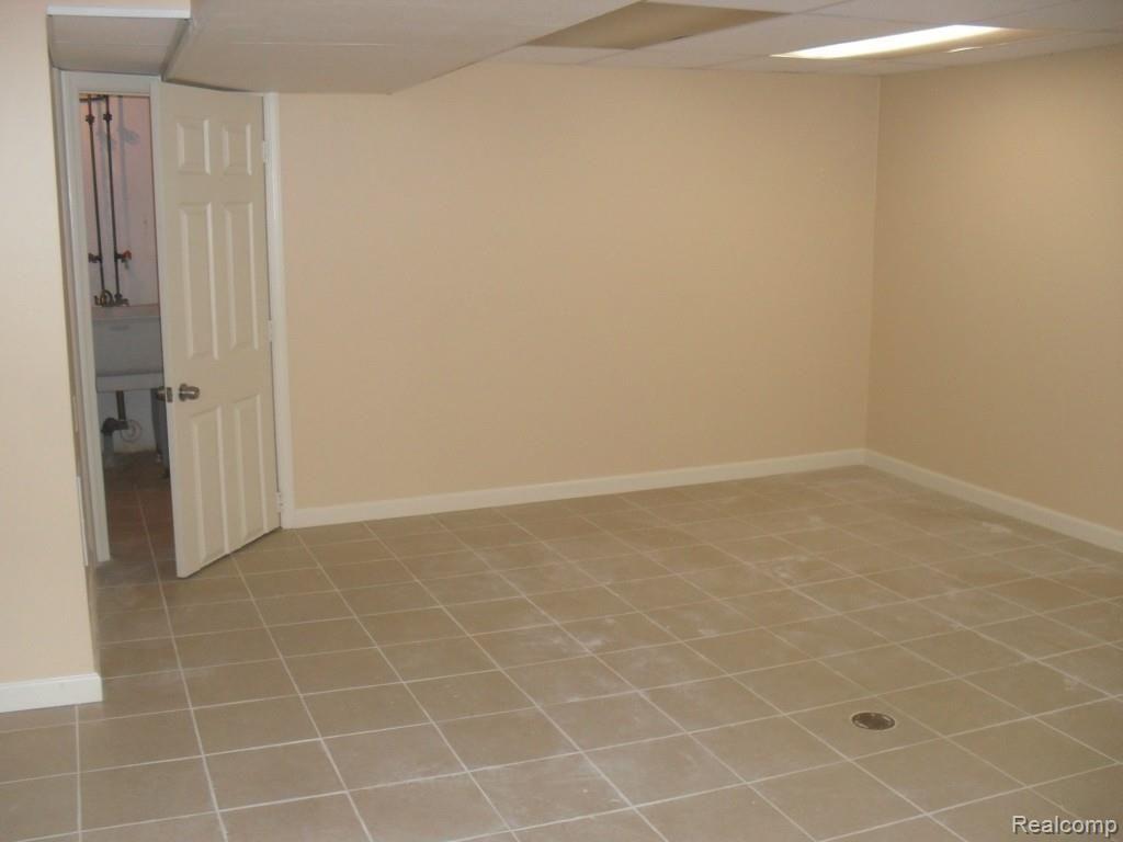 13662 Martin Road Warren, MI 48088 - Photo 21 of 24 Martin 033.jpg