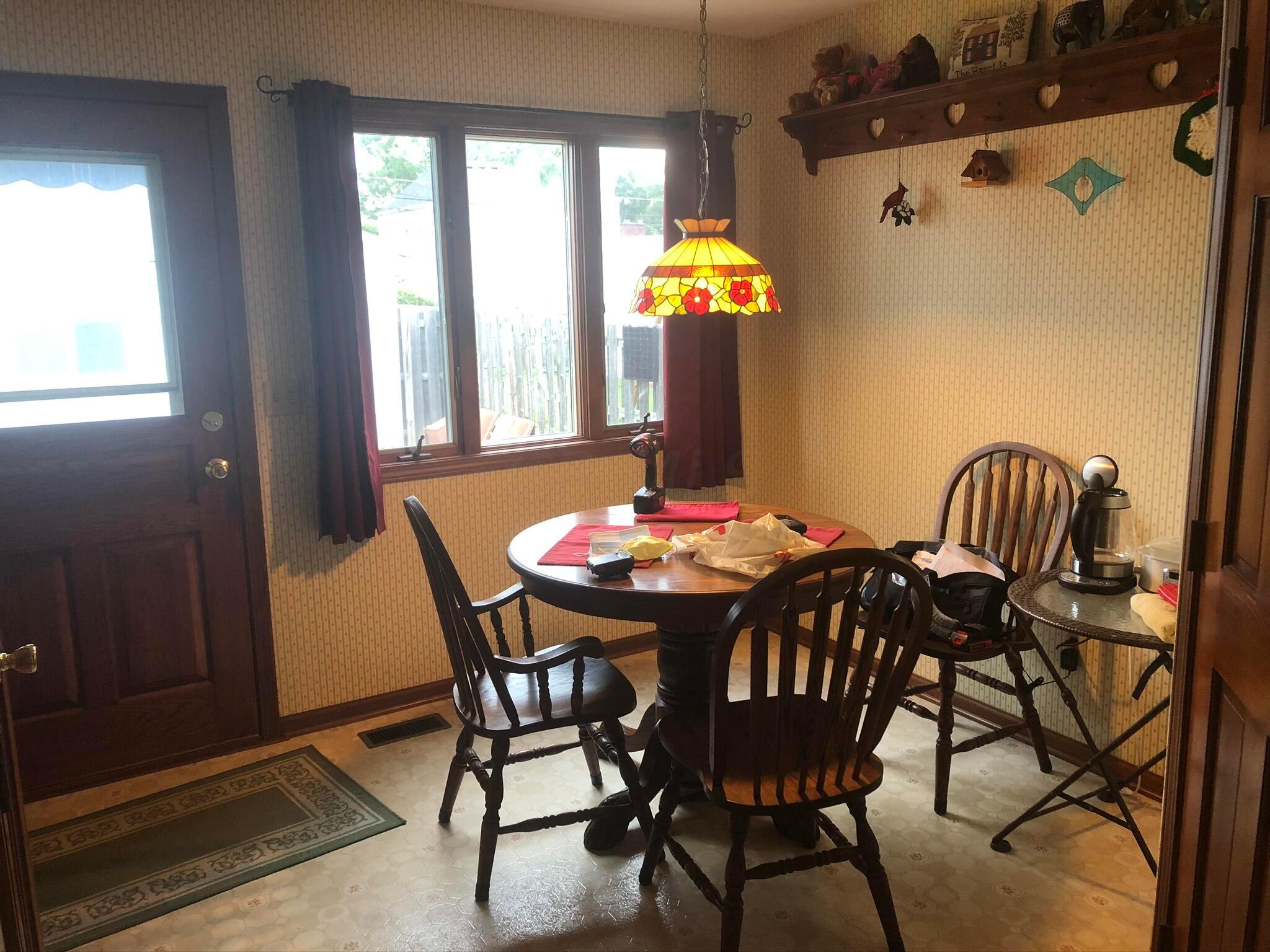 939 Vernon Road Columbus, OH 43209 - Photo 5 of 20 eat-in kitchen space