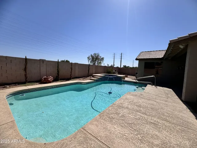 $2,800 | 673 South Peppertree Drive, Gilbert, AZ 85296
