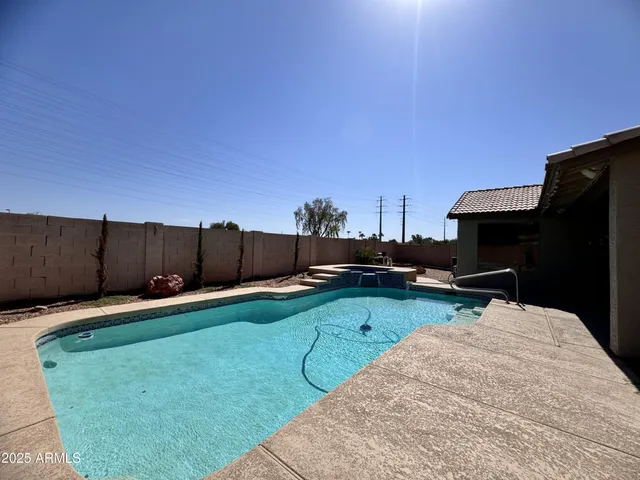 $2,800 | 673 South Peppertree Drive, Gilbert, AZ 85296