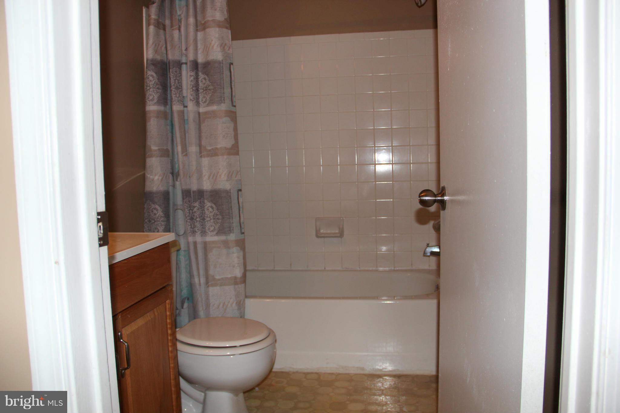 8673 Ritchboro Road District Heights, MD 20747 - Photo 12 of 28 Bath