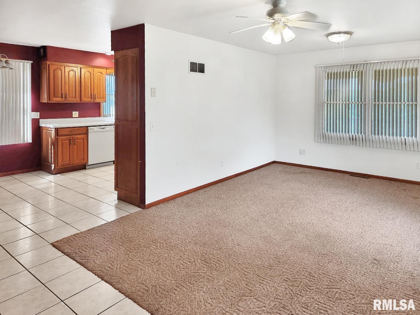 21704 West White Road Laura, IL 61451 - Photo 5 of 48 Gallery Image 5