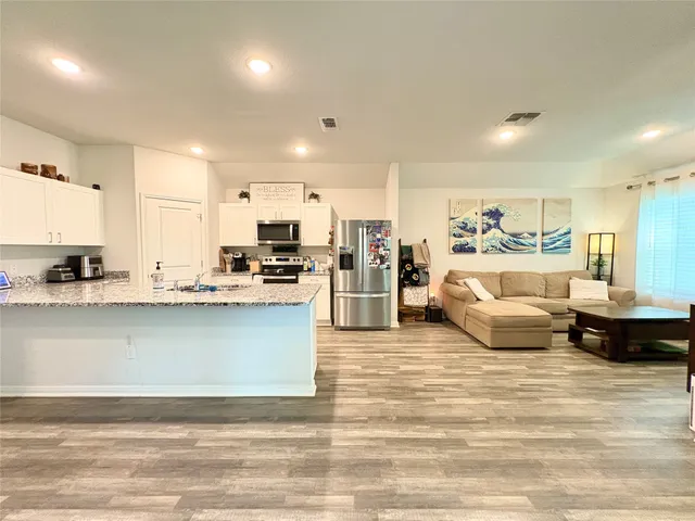 $1,950 | 1010 Starfish Drive, Bay City, TX 77414