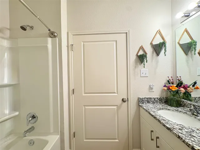 $1,950 | 1010 Starfish Drive, Bay City, TX 77414