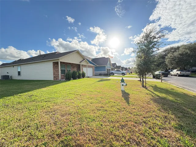 $1,950 | 1010 Starfish Drive, Bay City, TX 77414