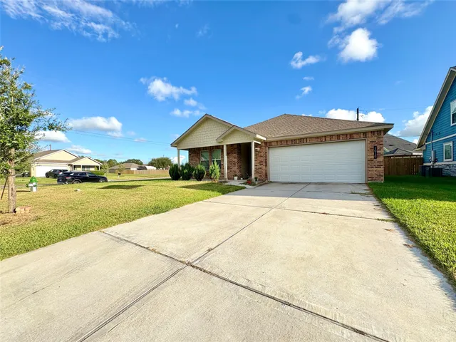 $1,950 | 1010 Starfish Drive, Bay City, TX 77414