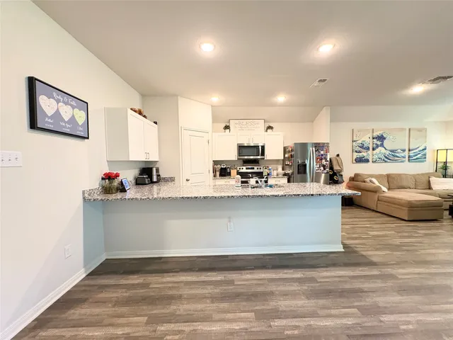 $1,950 | 1010 Starfish Drive, Bay City, TX 77414