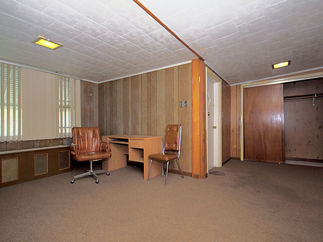 2005 Darrow Avenue Evanston, IL 60201 - Photo 12 of 24 a living room with furniture and a window