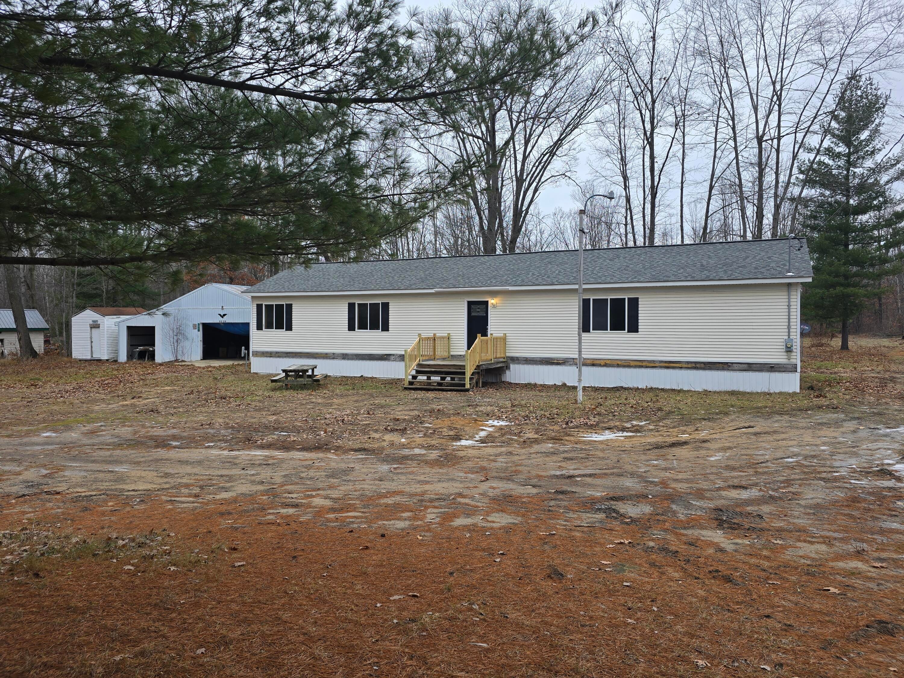 6841 East Gladwin Road Harrison, MI 48625 - Photo 1 of 27 Gallery Image 1