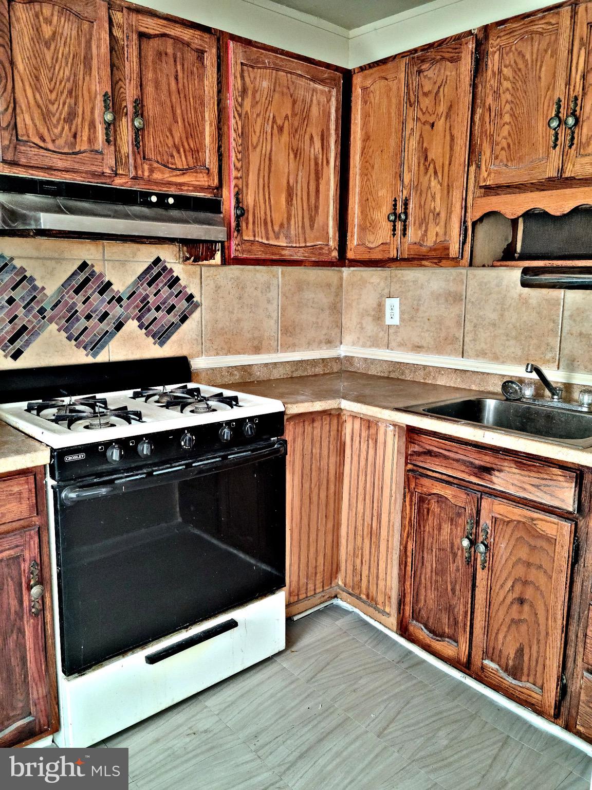 4024 Hilton Road Baltimore, MD 21215 - Photo 3 of 16 Gallery Image 3