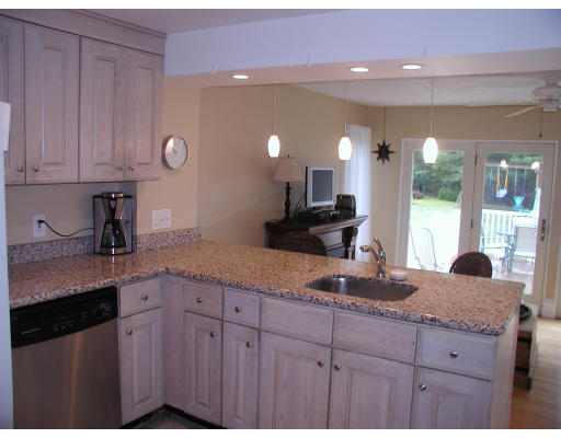 337 Hanover Street Hanover, MA 02339 - Photo 5 of 10 Gallery Image 5
