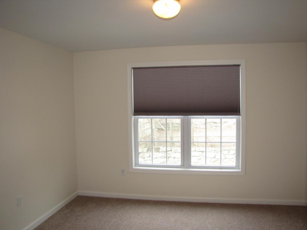316 Mammoth Road, Unit 1 Manchester, NH 03103 - Photo 12 of 20 Gallery Image 12