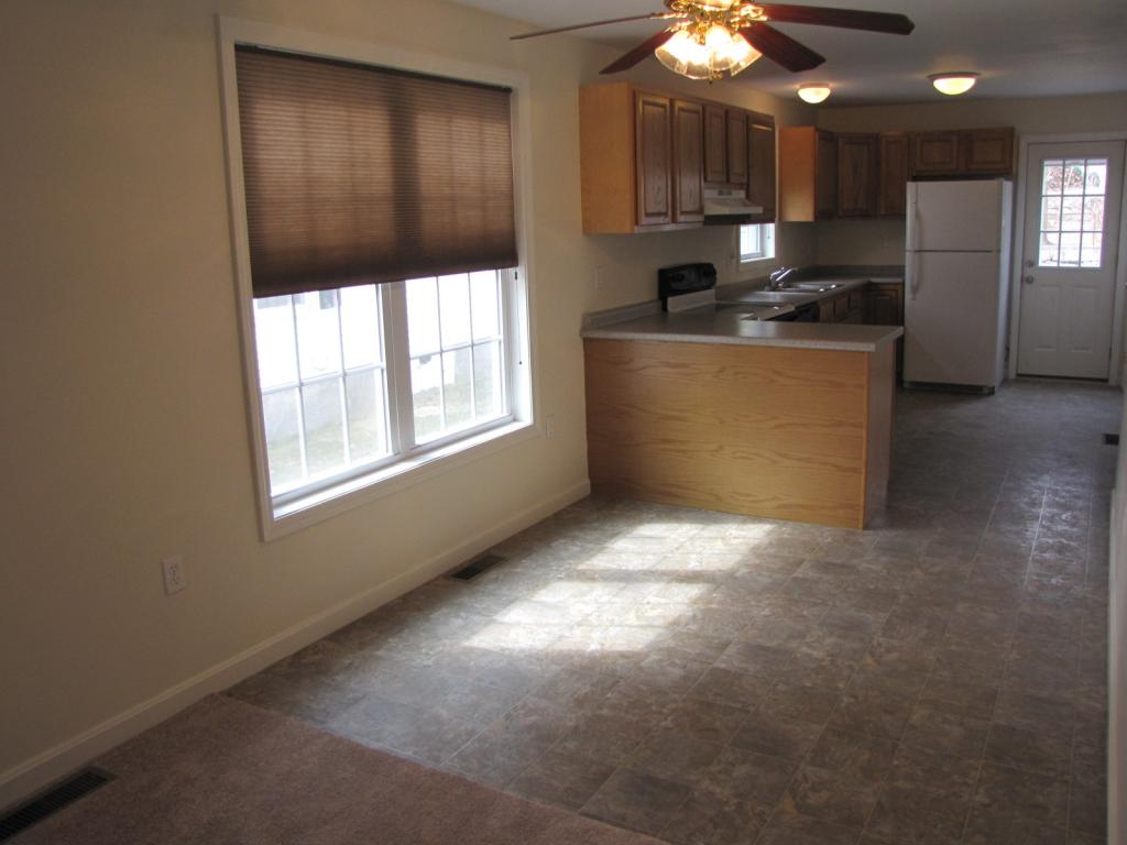316 Mammoth Road, Unit 1 Manchester, NH 03103 - Photo 4 of 20 Gallery Image 4