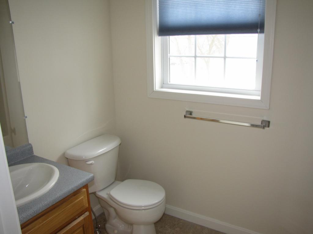 316 Mammoth Road, Unit 1 Manchester, NH 03103 - Photo 8 of 20 Gallery Image 8