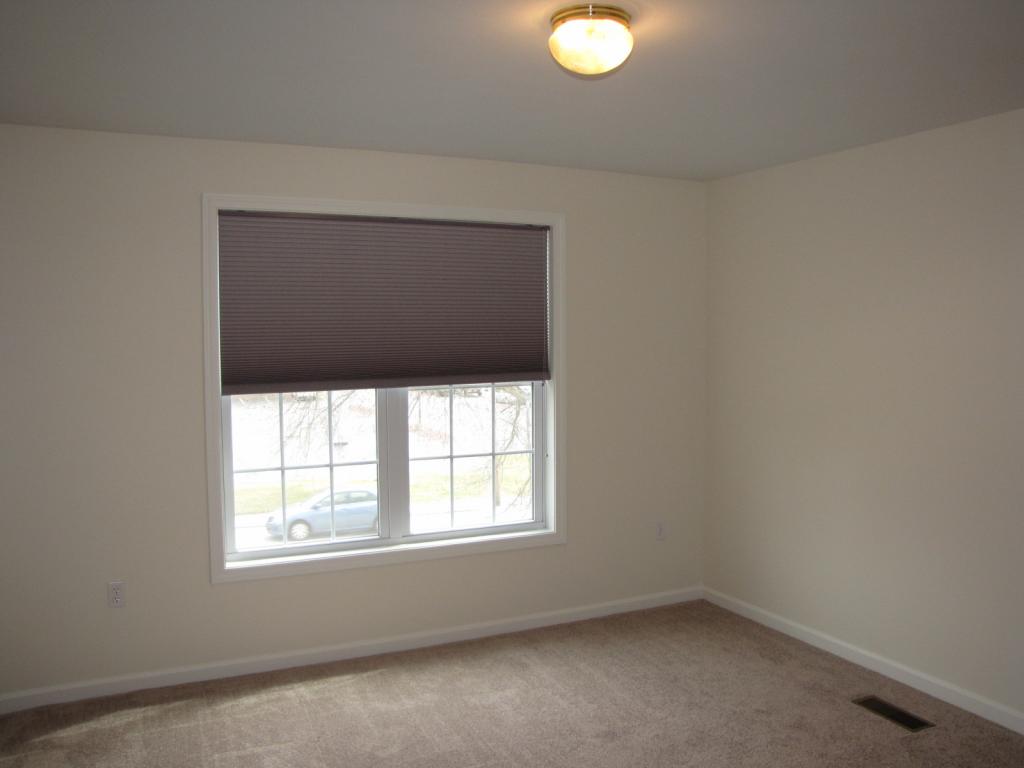 316 Mammoth Road, Unit 1 Manchester, NH 03103 - Photo 9 of 20 Gallery Image 9
