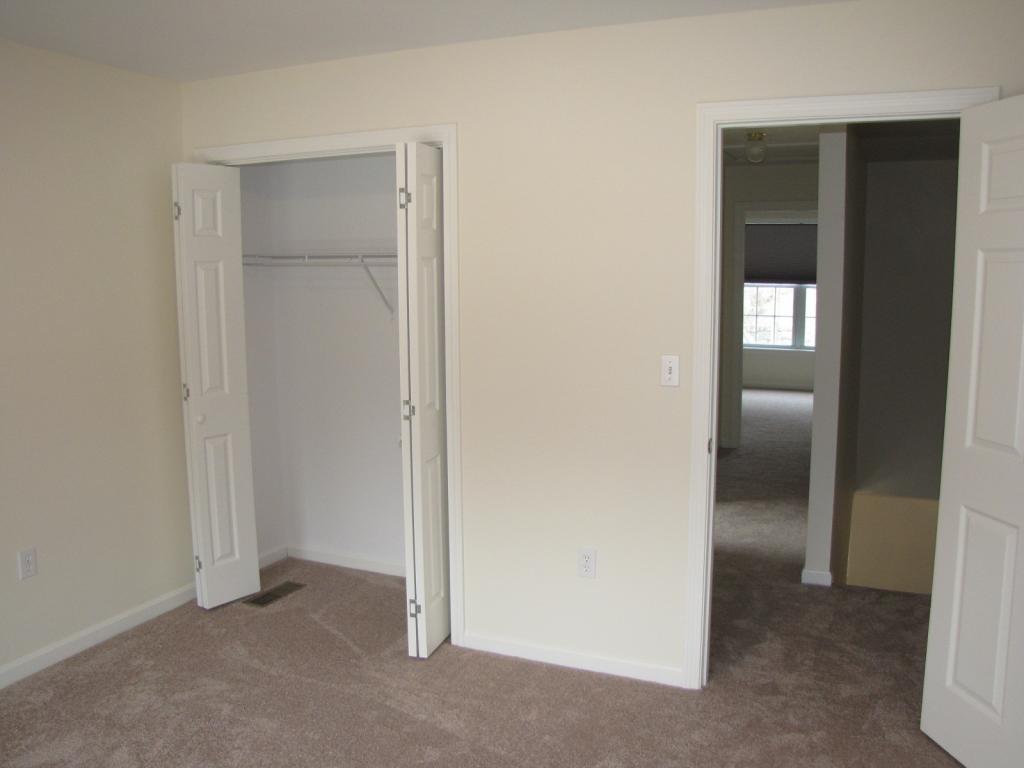 316 Mammoth Road, Unit 1 Manchester, NH 03103 - Photo 10 of 20 Gallery Image 10
