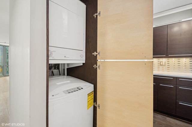 $525,000 | 195 North Harbor Drive, Unit 2908, Chicago, IL 60601