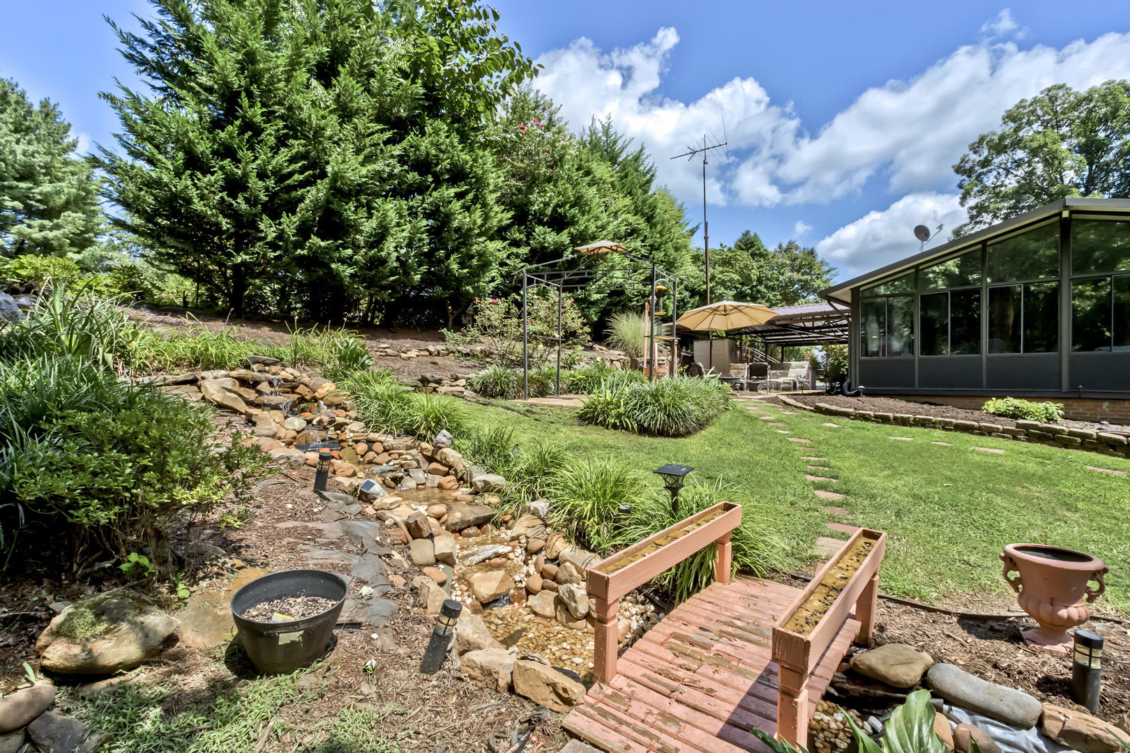 1038 Kirk Road Greenback, TN 37742 - Photo 34 of 40 34_KirkRoad_1038_BackWaterFeature02